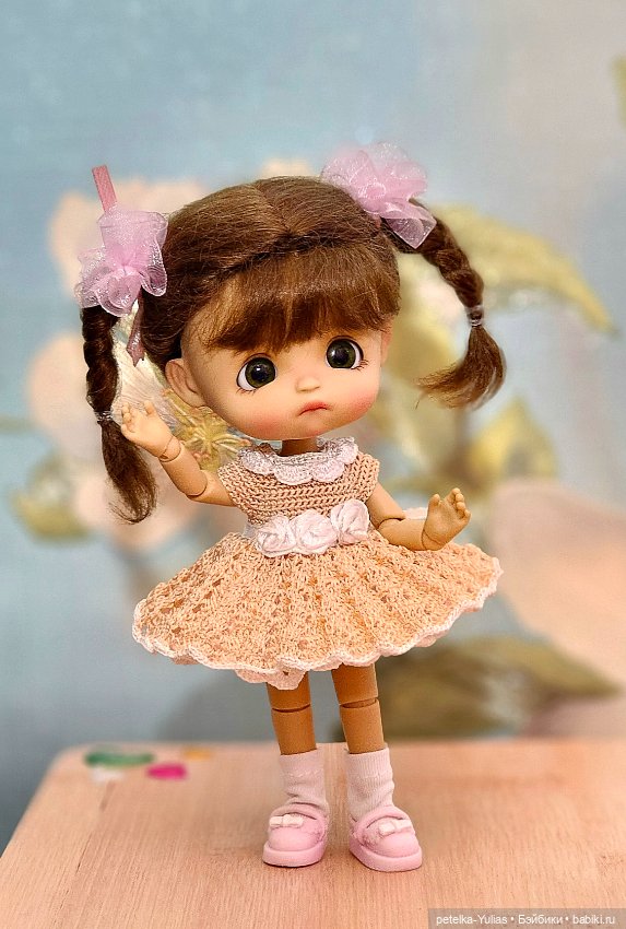 Платьице для кукол из ниток для шитья (фото 6)