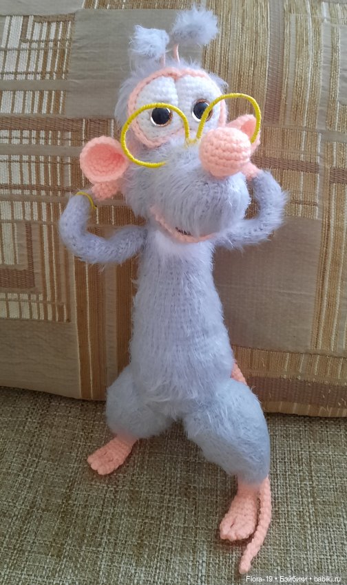 Крыска Лула - вязанная игрушка (фото 7)