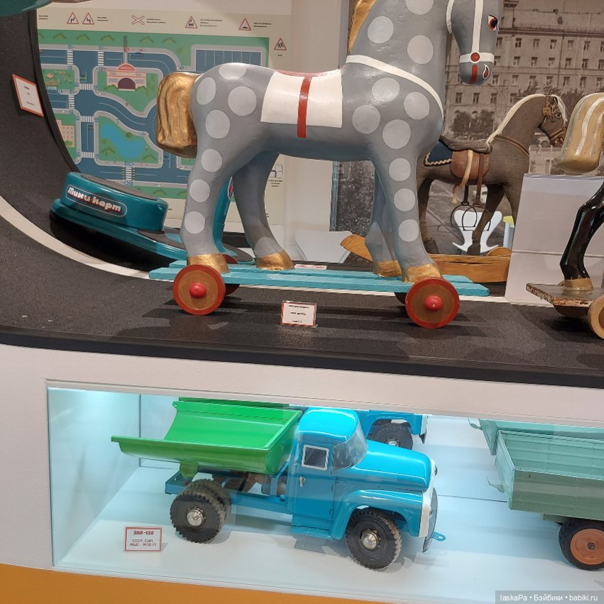 "Конь-огонь. XX век в истории игрушек". Лошадки Елены Кармацкой (фото 5)