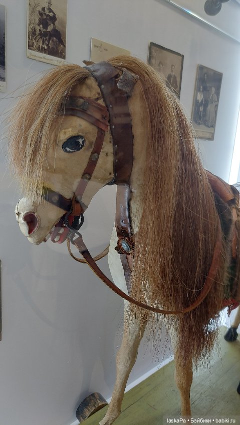 "Конь-огонь. XX век в истории игрушек". Лошадки Елены Кармацкой