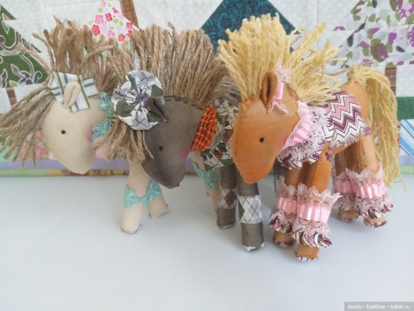 Тёмная лошадка — Текстильные игрушки и примитивы: кофейные