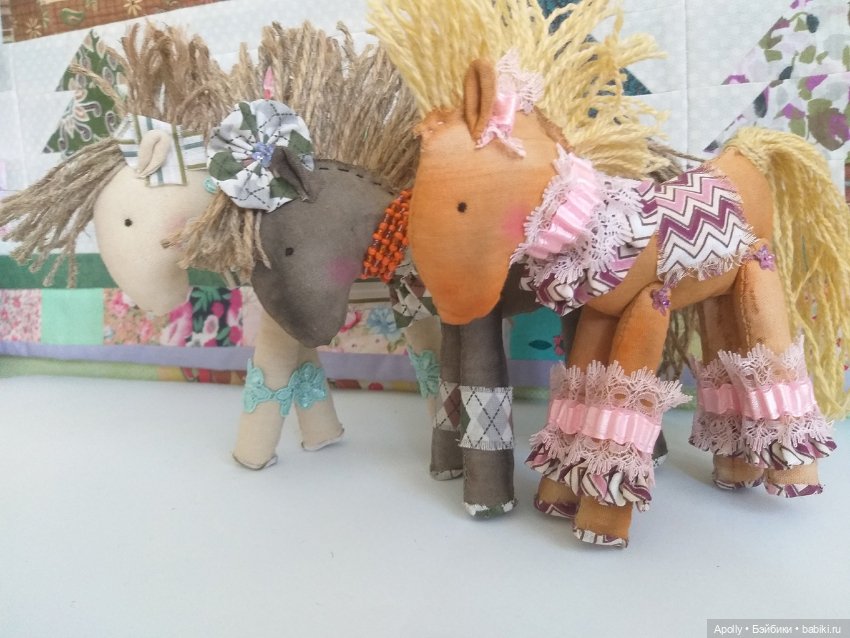 Тёмная лошадка — Текстильные игрушки и примитивы: кофейные
