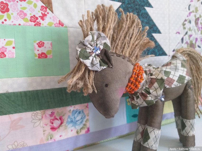 Тёмная лошадка — Текстильные игрушки и примитивы: кофейные