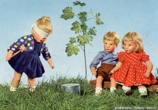 И вот уже зовут по отчеству, а в детство заглянуть так хочется