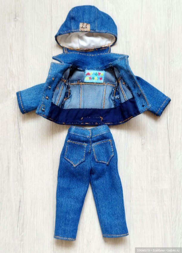 Платье с объемной бразильской вышивкой для кукол Паола Рейна