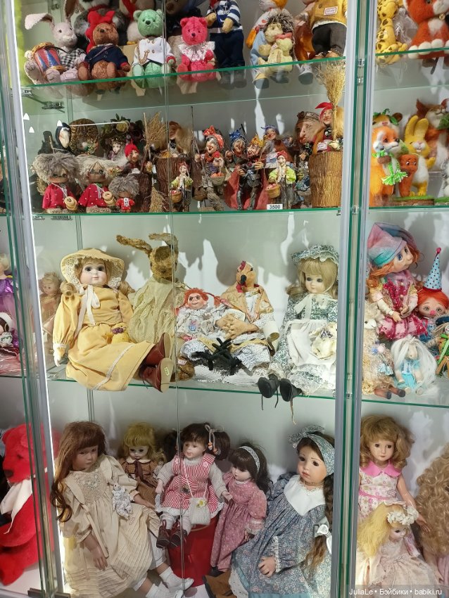 Очередной (микро)музей кукол, теперь в Питере
