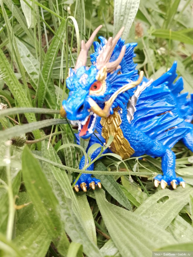 Две статичные фигурки драконов