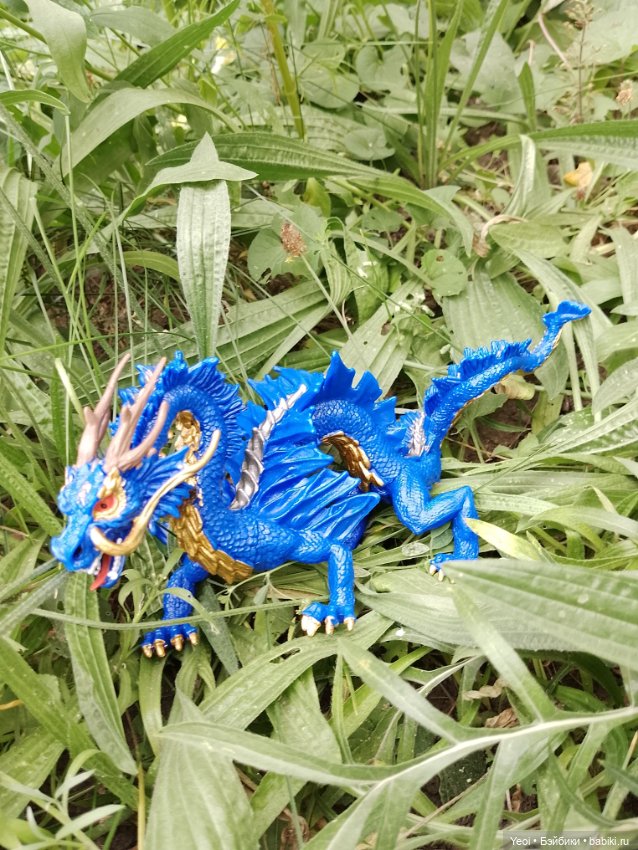 Две статичные фигурки драконов