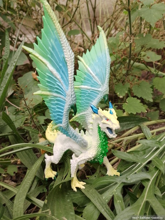 Две статичные фигурки драконов