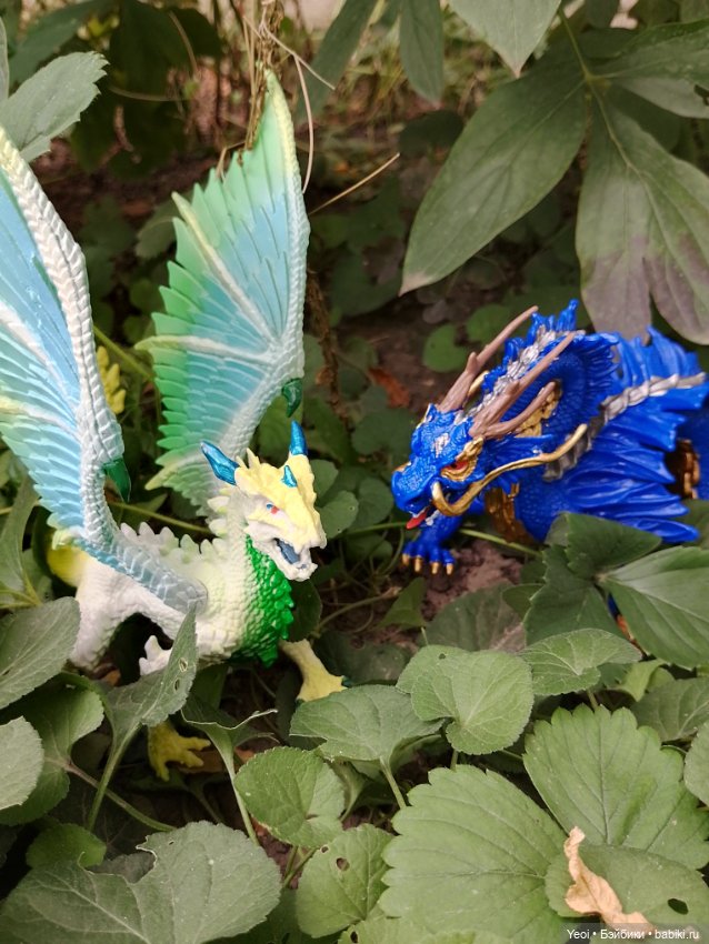 Две статичные фигурки драконов