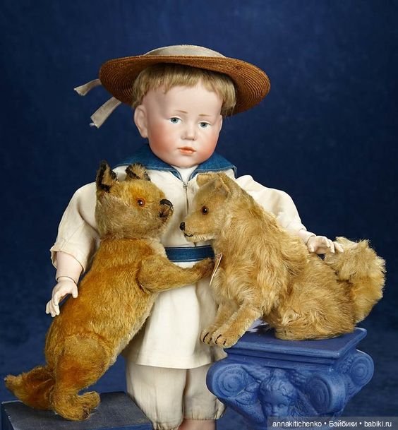 Антикварные куклы и их игрушки. Фотографии часть 2