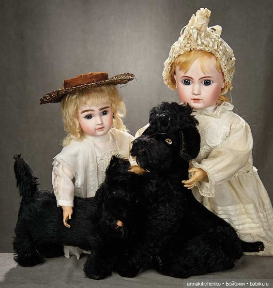 Антикварные куклы и их игрушки. Фотографии часть 2