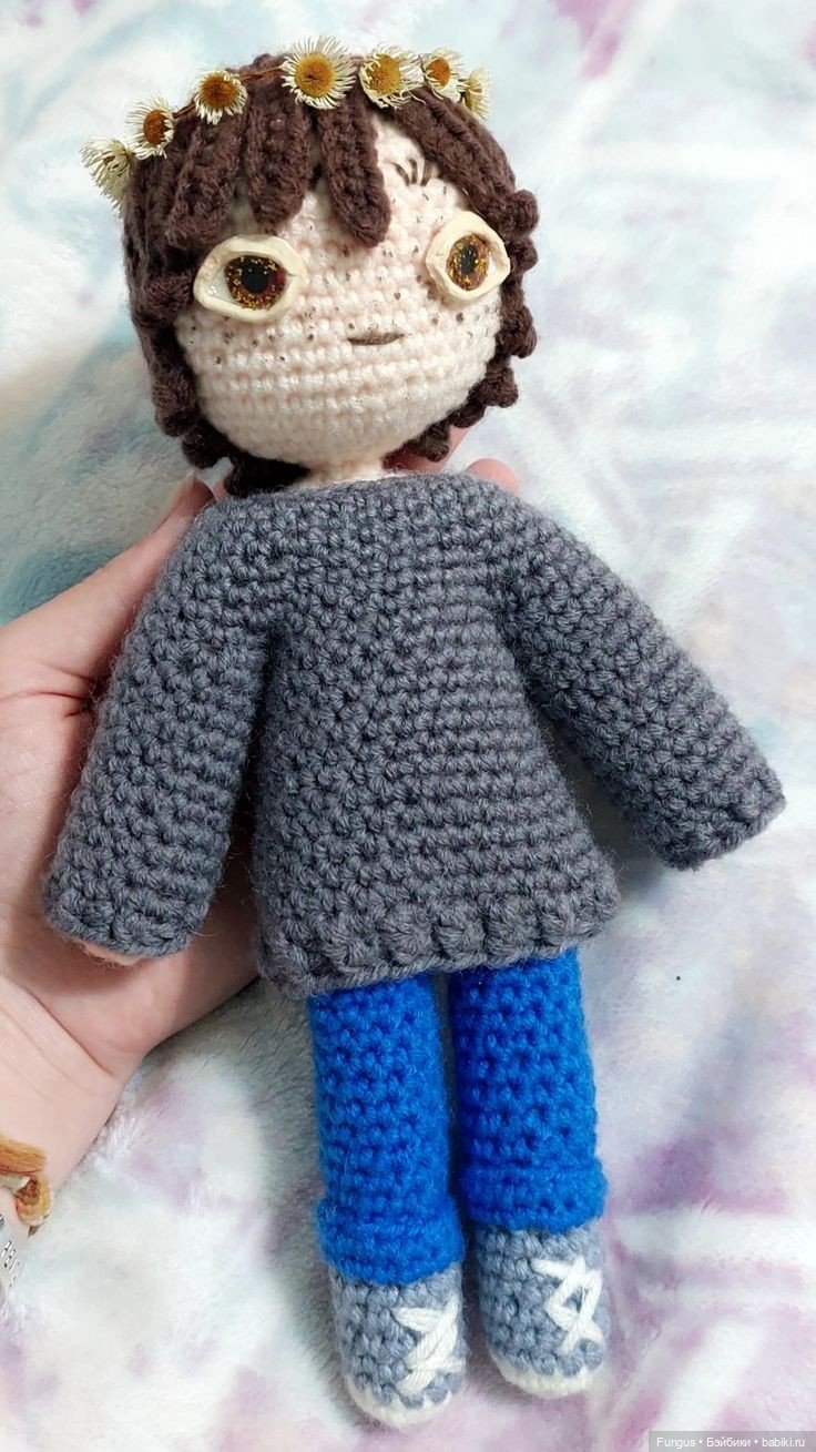 Вязаная кукла "Македонский" из книги "Дом, в котором"