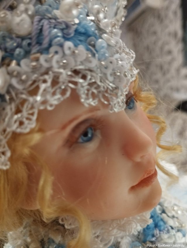 СНегурочки на выставке в октябре