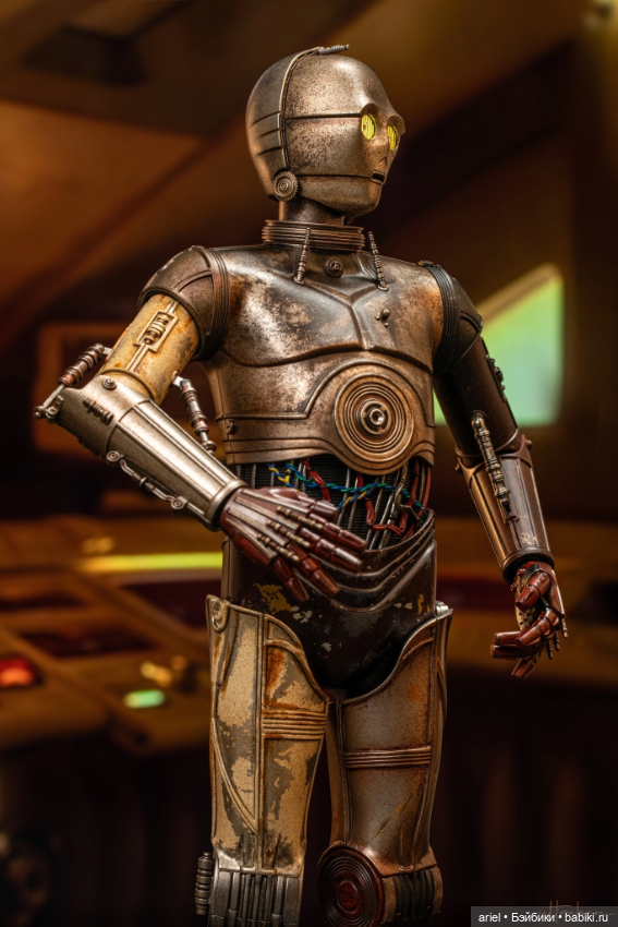 В Гонконге состоялся релиз фигурки C-3PO от Hot Toys по мотивам фильма «Звёздные войны. Эпизод II: Атака клонов» (фото 2)