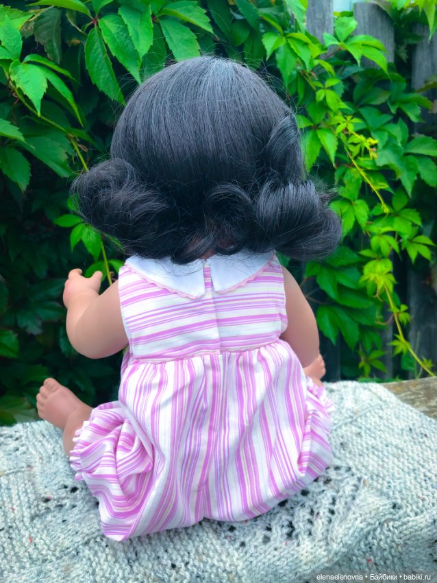 Фотогеничная Эмили Носик пуговкой (фото 10)