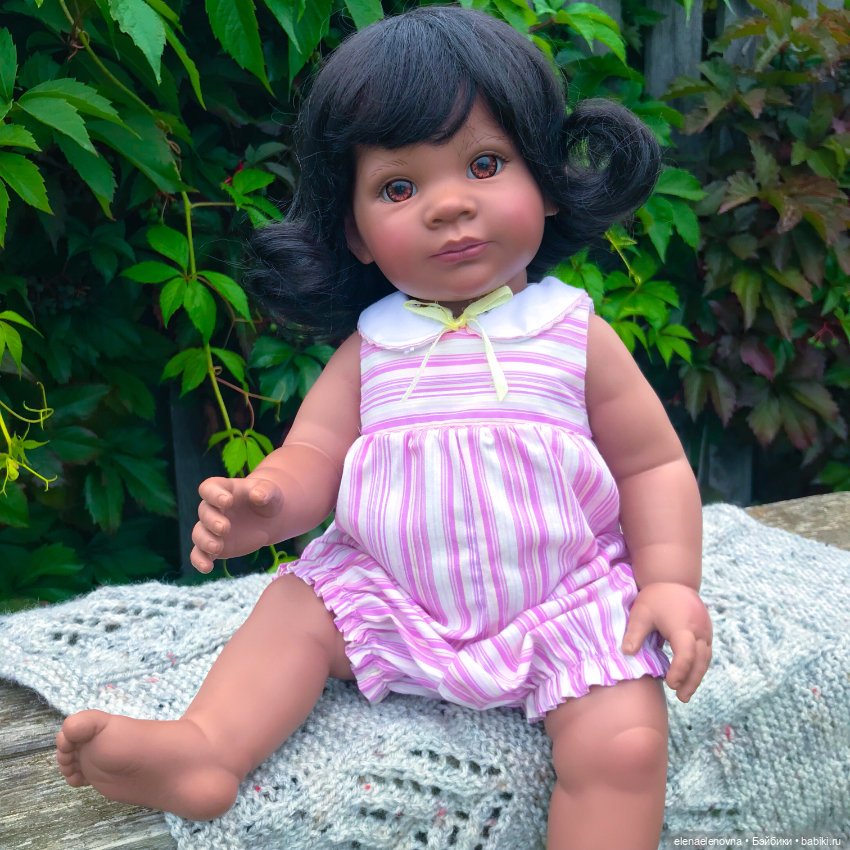 Фотогеничная Эмили Носик пуговкой (фото 8)