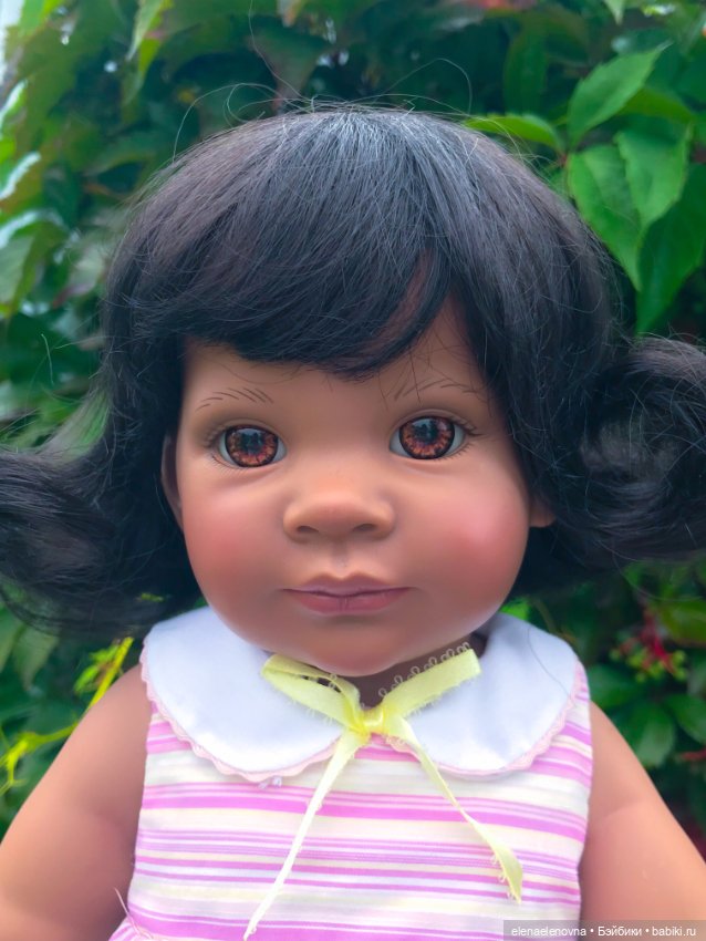 Фотогеничная Эмили Носик пуговкой (фото 6)