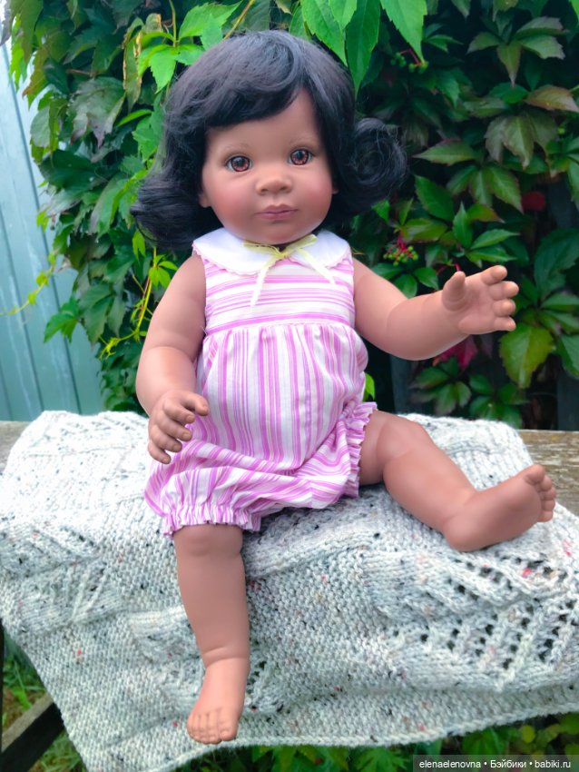 Фотогеничная Эмили Носик пуговкой (фото 3)