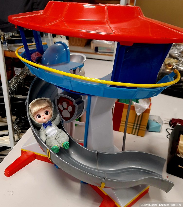 Всем привет или как Гришка с мамой на работу ходил