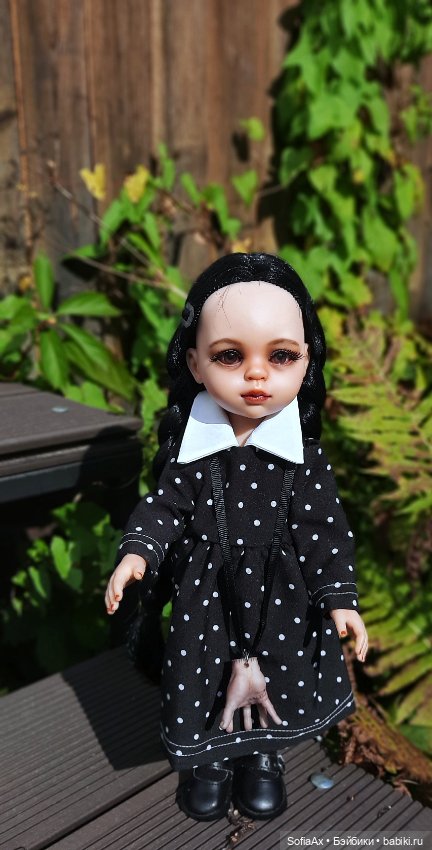 Маленькая путешественница Уинсдей