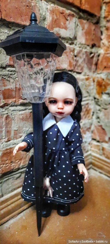 Маленькая путешественница Уинсдей