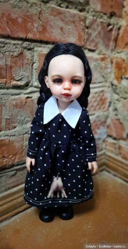 Маленькая путешественница Уинсдей