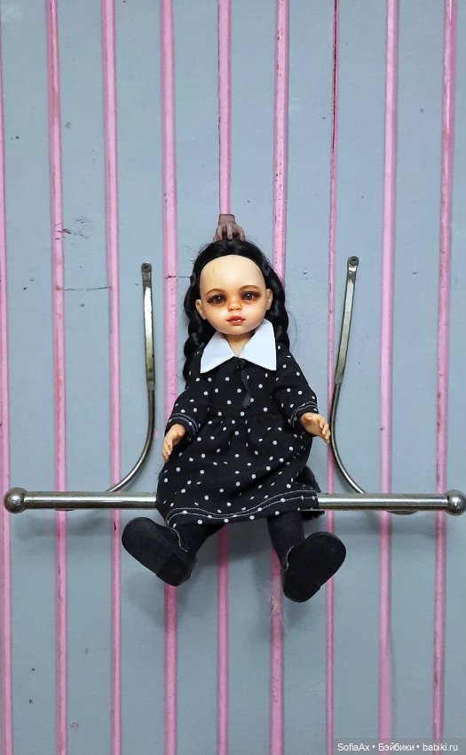 Маленькая путешественница Уинсдей