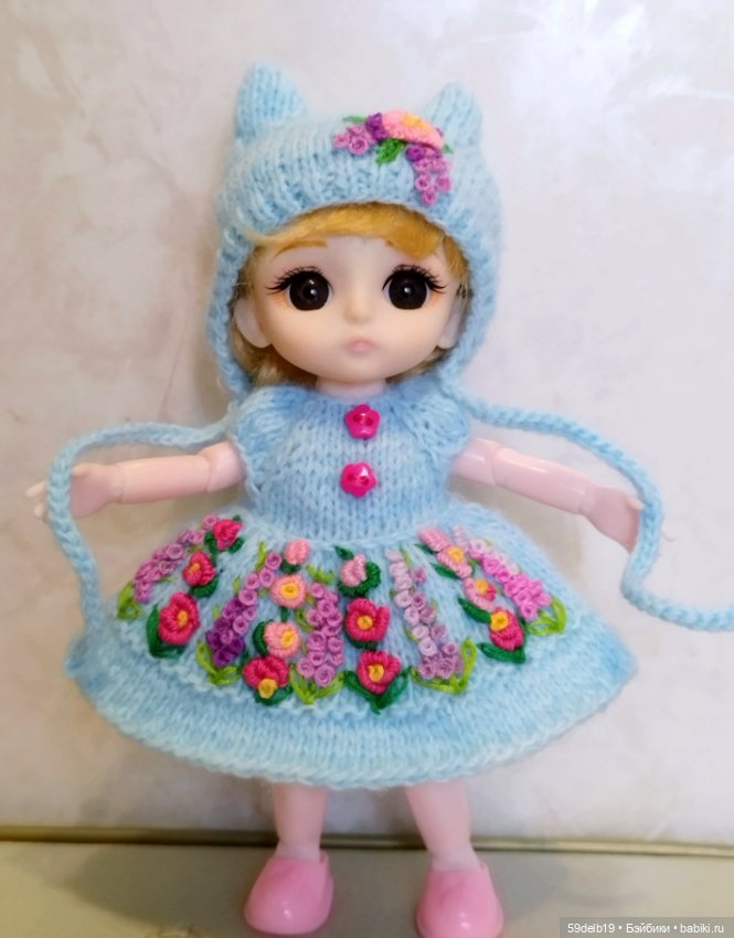 Платье и шапочка с вышивкой рококо для кукол баболи, лати, пукифи 15-16 см