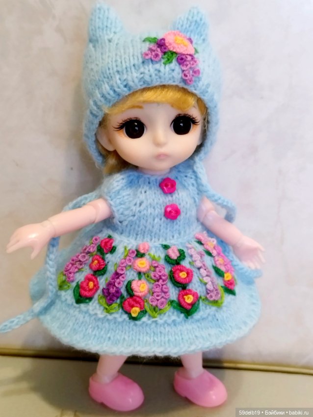 Платье и шапочка с вышивкой рококо для кукол баболи, лати, пукифи 15-16 см (фото 9)