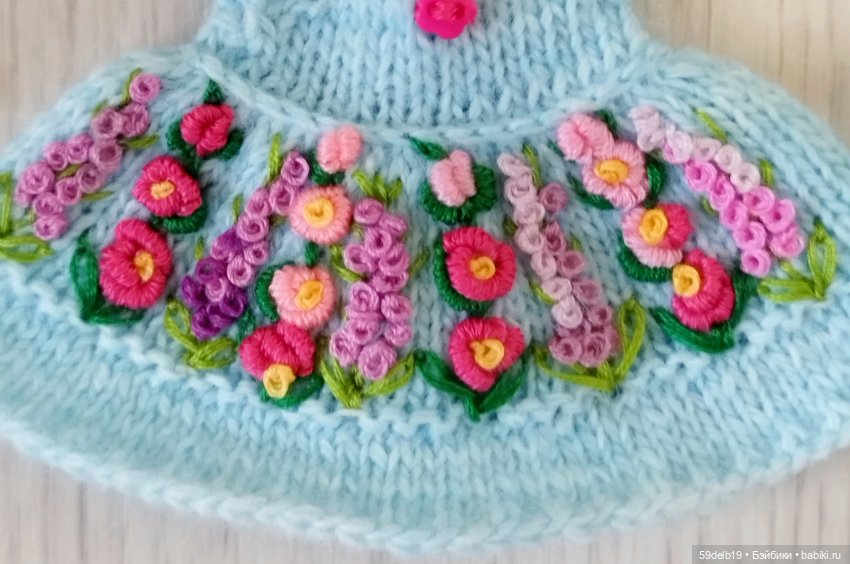 Платье и шапочка с вышивкой рококо для кукол баболи, лати, пукифи 15-16 см (фото 4)