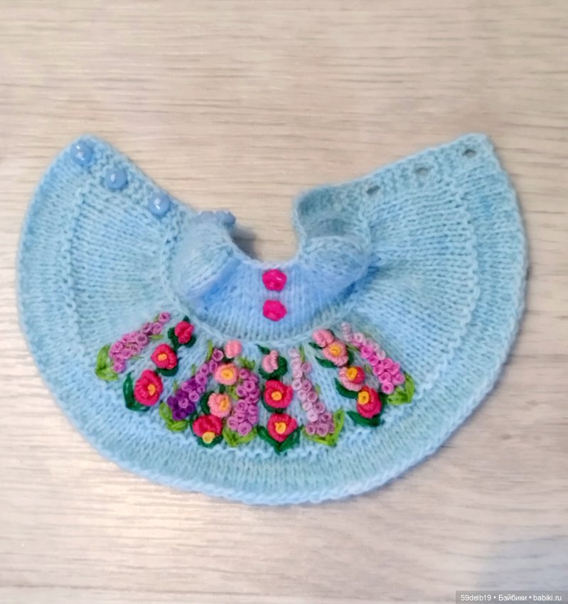 Платье и шапочка с вышивкой рококо для кукол баболи, лати, пукифи 15-16 см (фото 3)