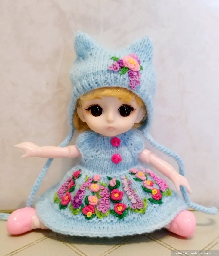 Платье и шапочка с вышивкой рококо для кукол баболи, лати, пукифи 15-16 см