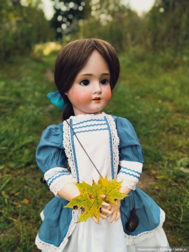 История одной антикварной девочки