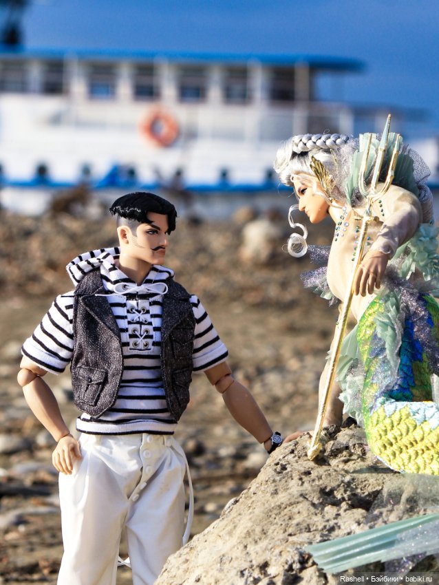 Морской царь греется на солнышке