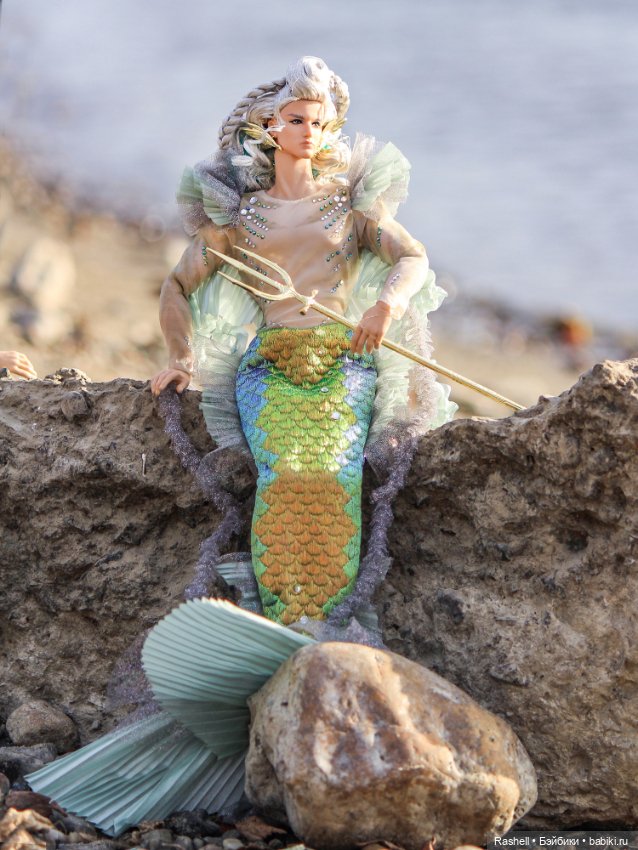 Морской царь греется на солнышке