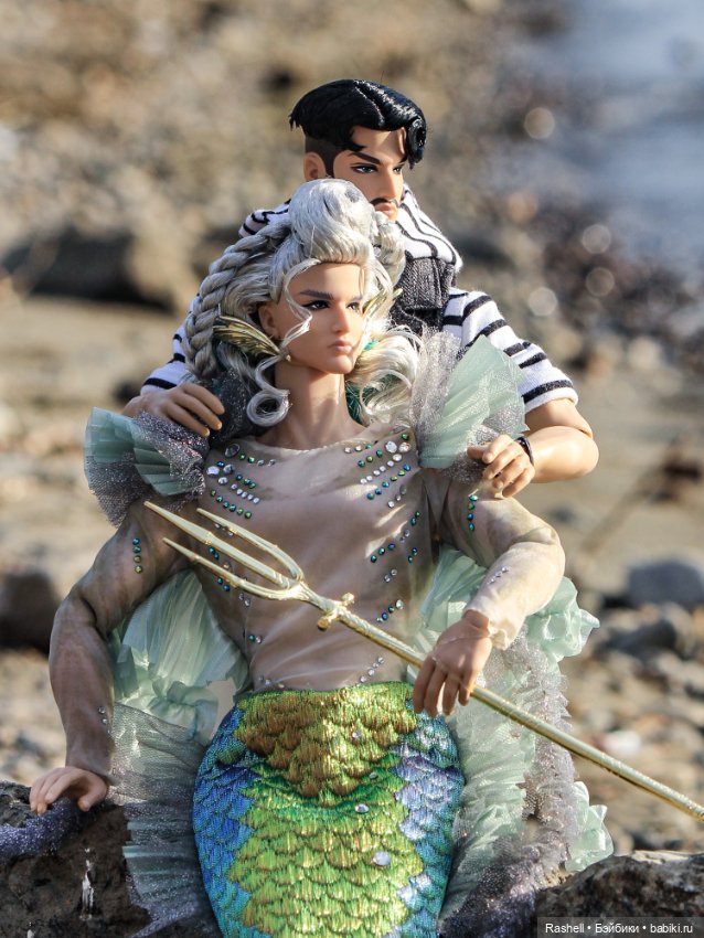 Морской царь греется на солнышке