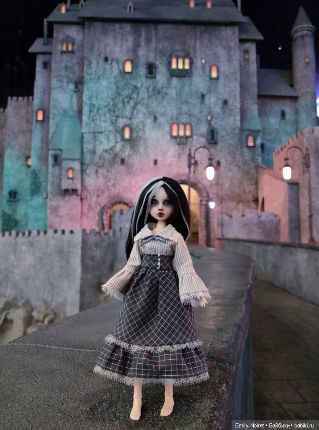 В гостях у Дракулы — ООАК и репейнт игровых кукол: Bratz (фото 2)