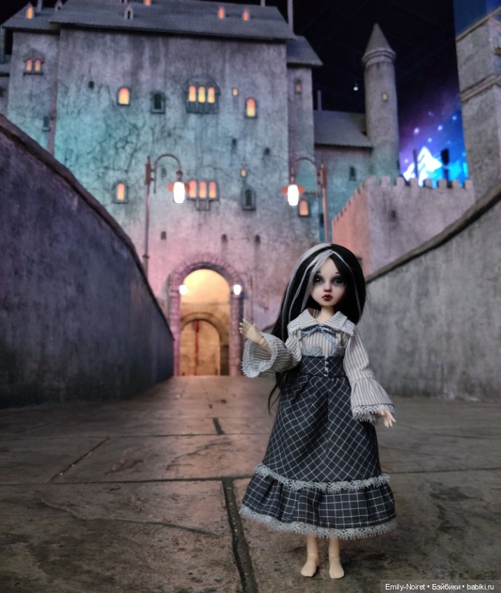В гостях у Дракулы — ООАК и репейнт игровых кукол: Bratz