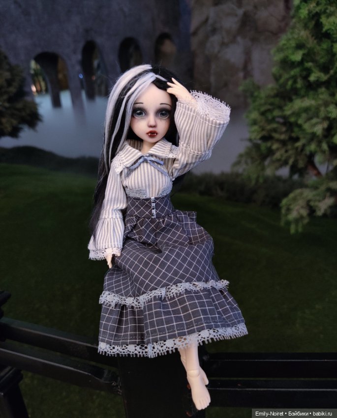 В гостях у Дракулы — ООАК и репейнт игровых кукол: Bratz (фото 7)