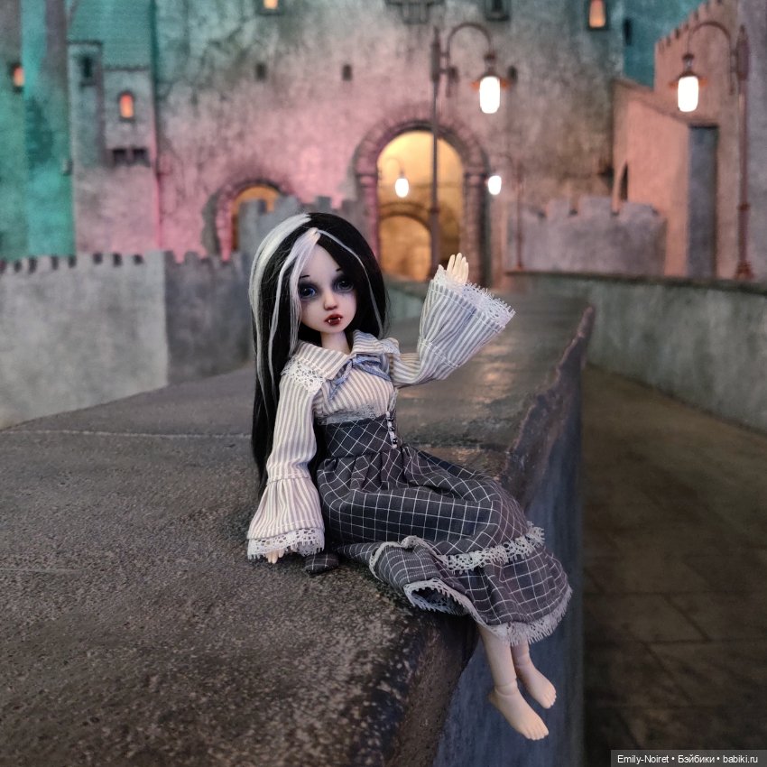 В гостях у Дракулы — ООАК и репейнт игровых кукол: Bratz (фото 4)