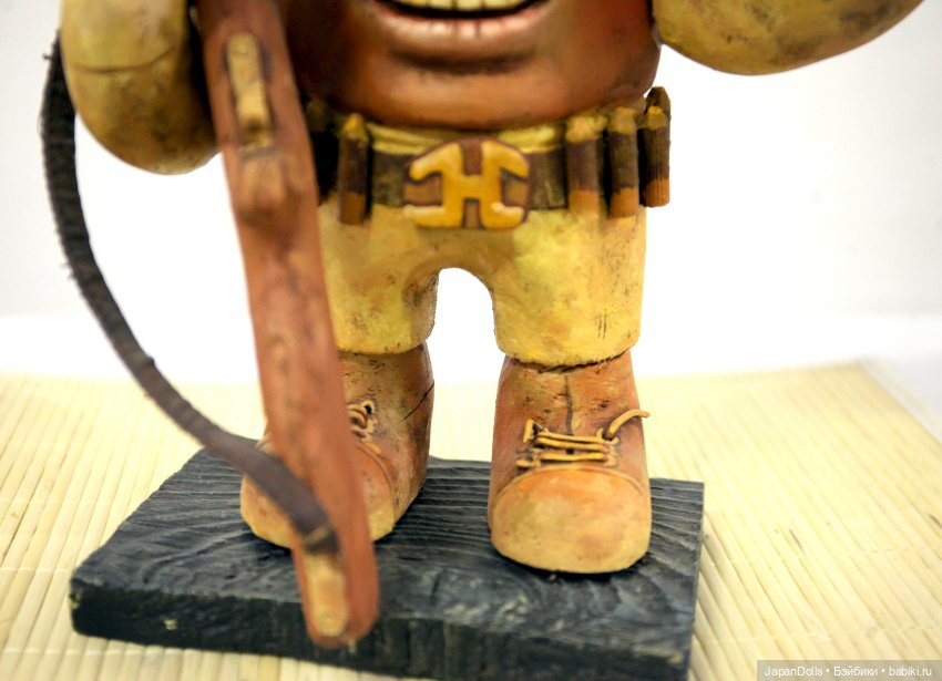 "Охотник на слонов" на выставке "Куклы с характером. Четвертая высота" (фото 3)