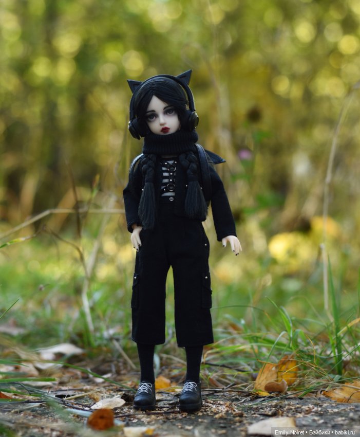 Уэнсдей в осеннем лесу — ООАК и репейнт игровых кукол: Bratz (фото 2)