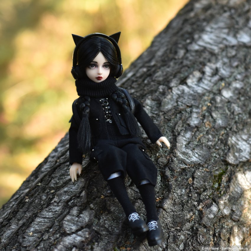 Уэнсдей в осеннем лесу — ООАК и репейнт игровых кукол: Bratz