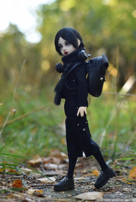 Уэнсдей в осеннем лесу — ООАК и репейнт игровых кукол: Bratz (фото 4)