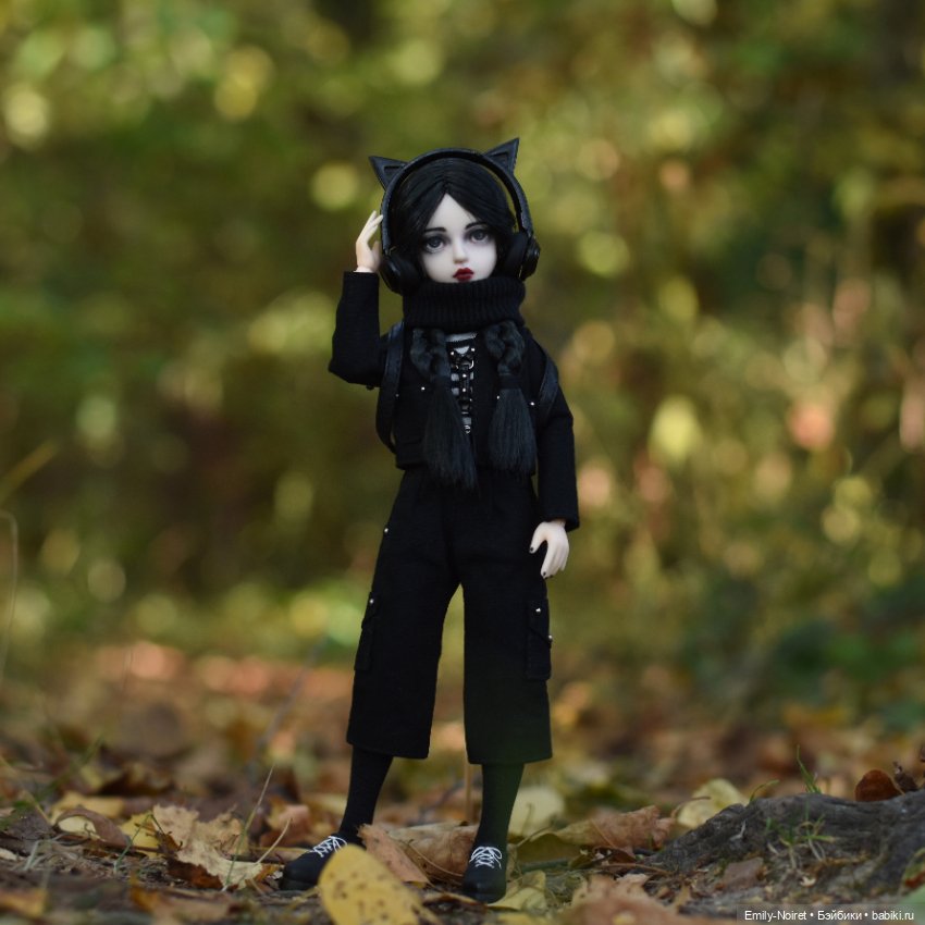 Уэнсдей в осеннем лесу — ООАК и репейнт игровых кукол: Bratz (фото 5)