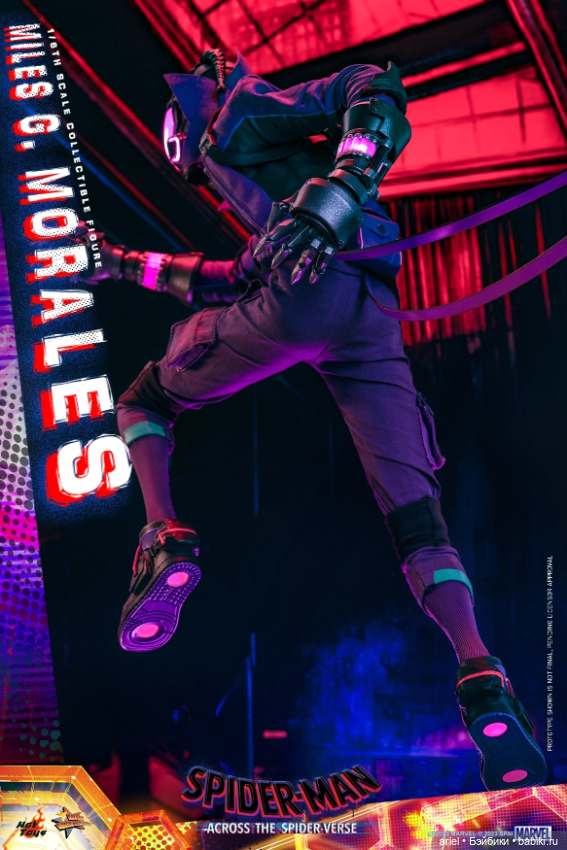 Hot Toys анонсировали фигурку Майлза Моралеса Бродягу по мотивам анимационного фильма «Человек-паук: Паутина вселенных» (фото 5)