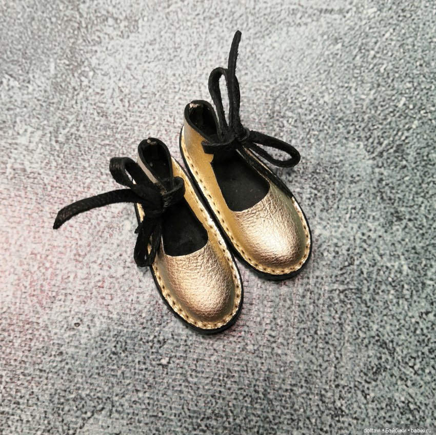 Готовлюсь к праздникам — Одежда и обувь для кукол своими руками: фото