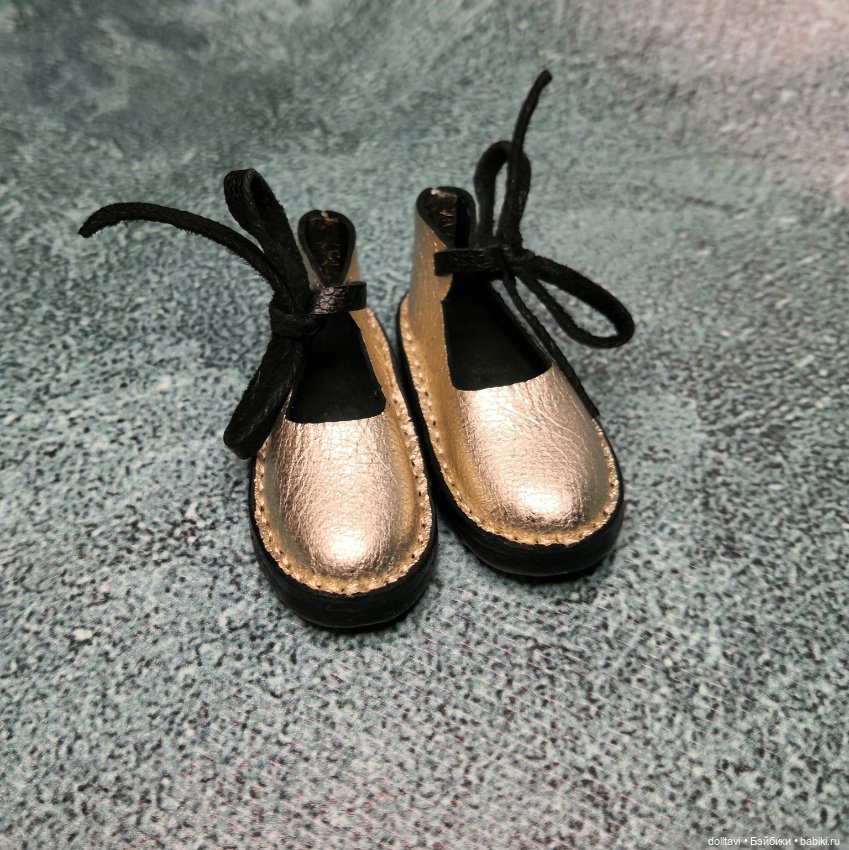 Готовлюсь к праздникам — Одежда и обувь для кукол своими руками: фото (фото 10)