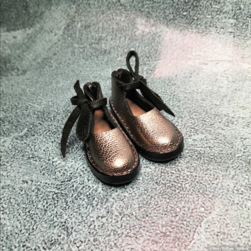 Готовлюсь к праздникам — Одежда и обувь для кукол своими руками: фото (фото 3)